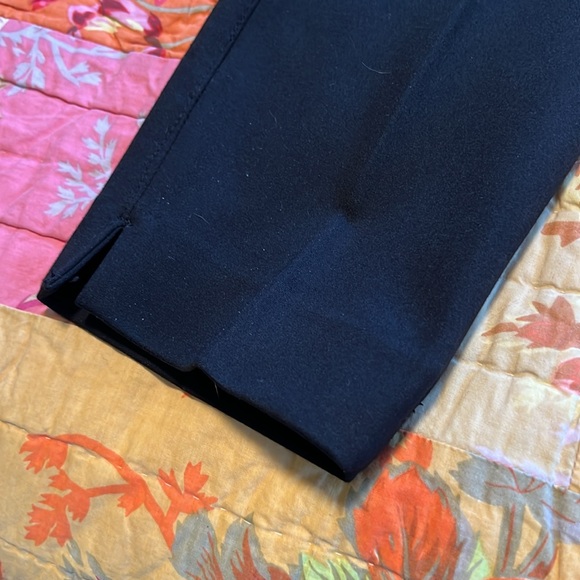 White House Black Market The Slim Ankle Slim Black Comfort Stretch - Size 2 - Picture 3 of 6